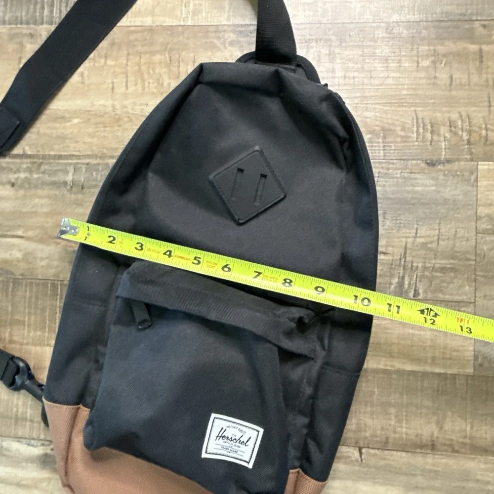 Herschel Supply Co. Heritage Shoulder Bag (8L) Black/ Saddle Brown